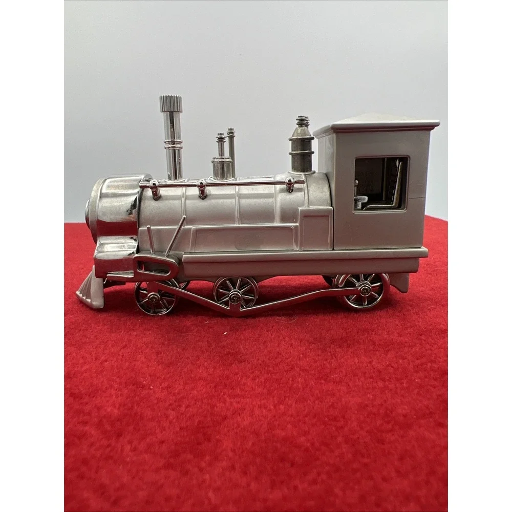 Small‎ Solid Metal Steam Train Desktop quarts Clock Japan Movement